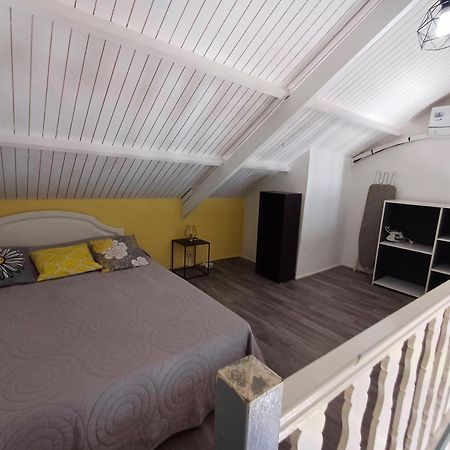 9 Lyly Location F3 Mezzanine Appartement Sainte-Anne Buitenkant foto
