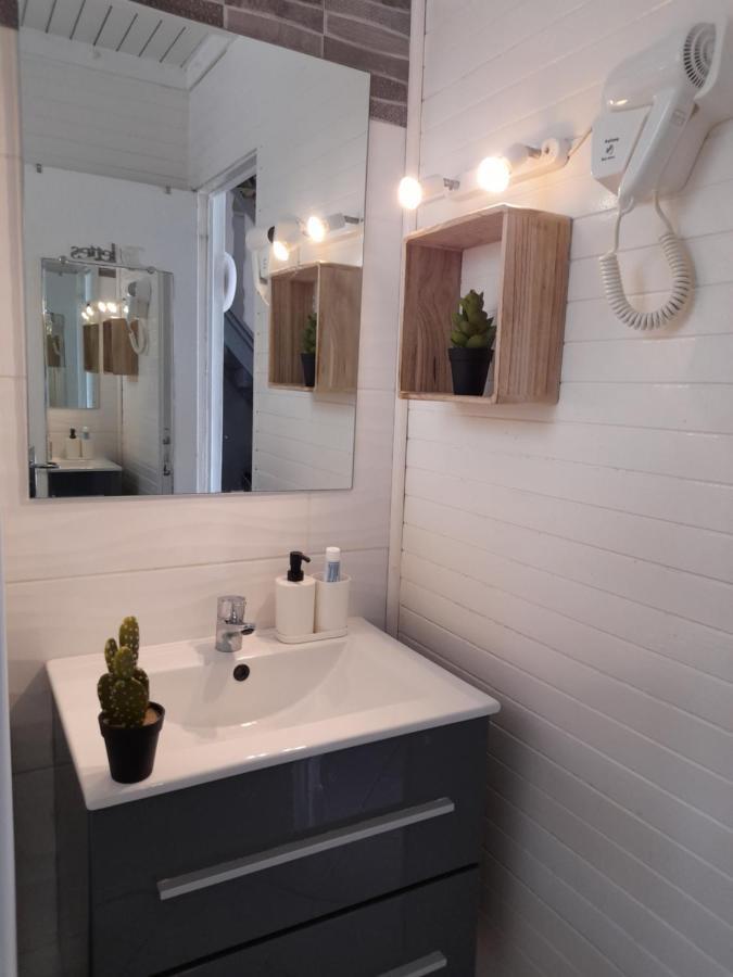 9 Lyly Location F3 Mezzanine Appartement Sainte-Anne Buitenkant foto