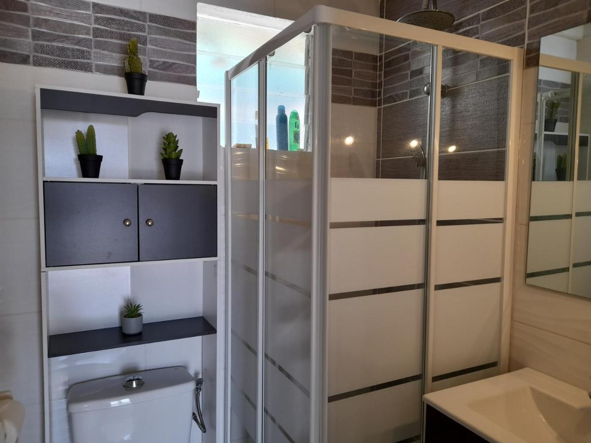 9 Lyly Location F3 Mezzanine Appartement Sainte-Anne Buitenkant foto