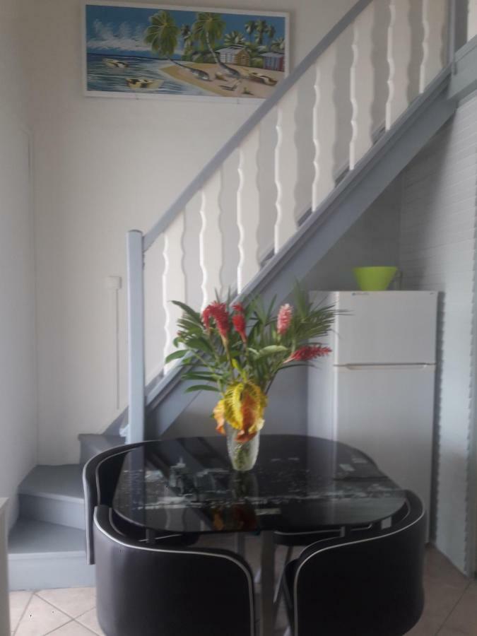 9 Lyly Location F3 Mezzanine Appartement Sainte-Anne Buitenkant foto